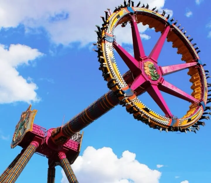 Giant Pendulum Ride
