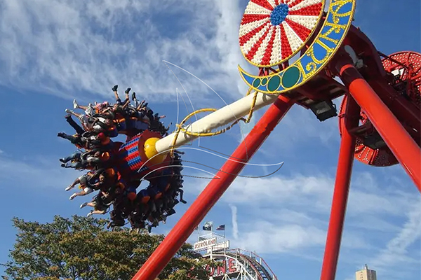 Theme Park Thrill Ride Frisbee Pendulum Attraction
